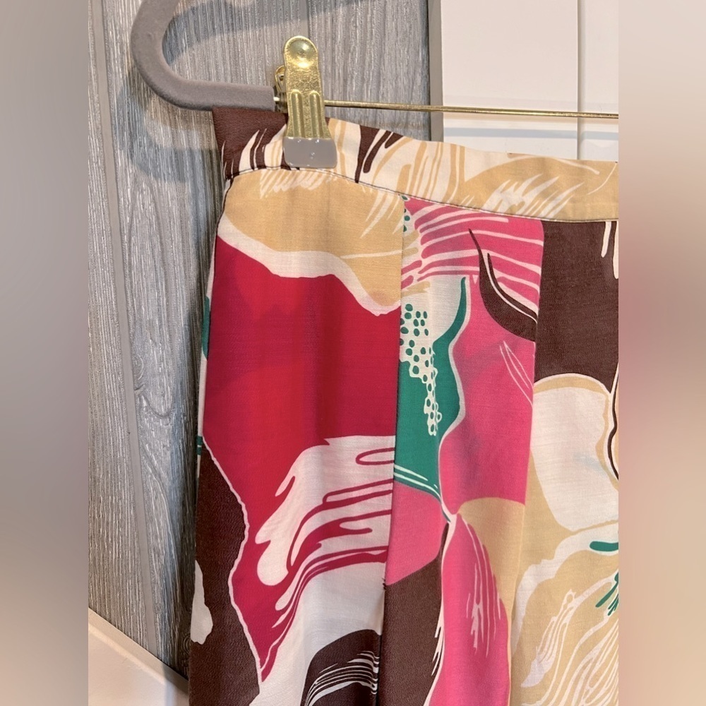 172. AK Anne Klein Multicolored Floral Pleated Fit & Flare Skirt w/zip - Picture 2 of 5
